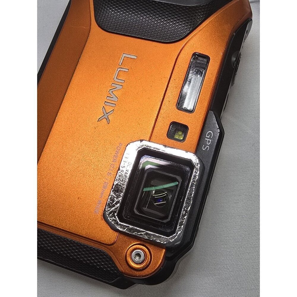 Panasonic Lumix DMC-TS5 16.1 MP Digital Camera Waterproof With 2 Chargers & Case - Picture 15 of 16
